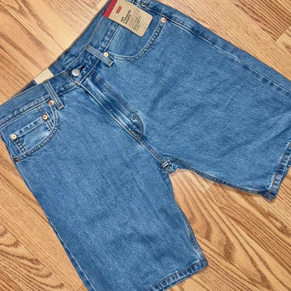 Levi's 405 Standard Denim Shorts — Medium Wash (W33) NWT